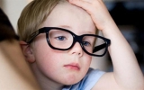 近视眼戴眼镜会产生依赖？